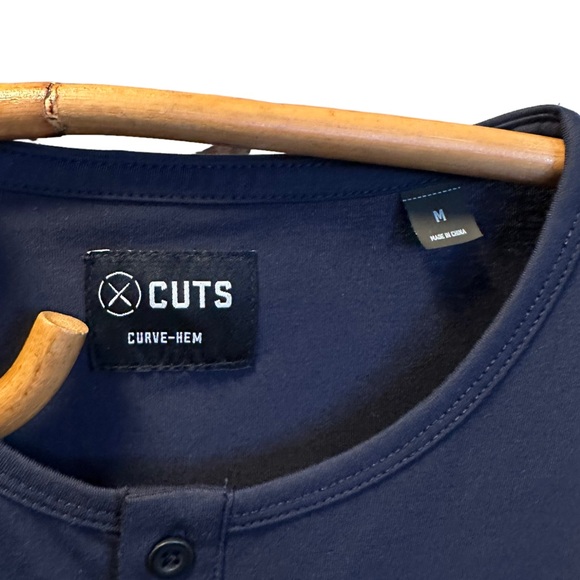 Cuts Clothing | AO Henley Curve-Hem Tee Pacific Blue Size M - Picture 10 of 13